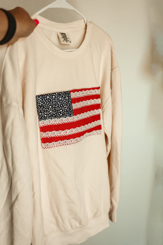 Handmade Patchwork Flag Crewneck Paisley | White (Large)